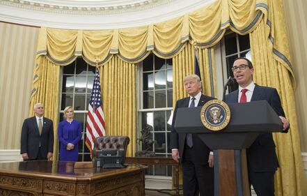 Louise Linton, una bionda alla Casa Bianca 10