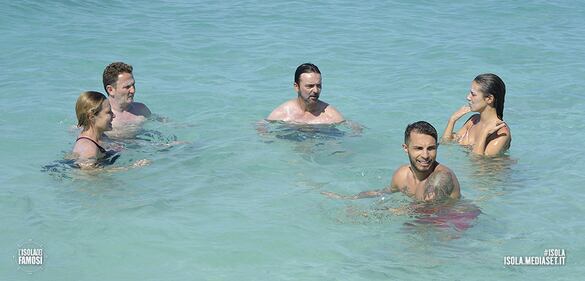 Isola dei Famosi 2016, i momenti più sexy 29