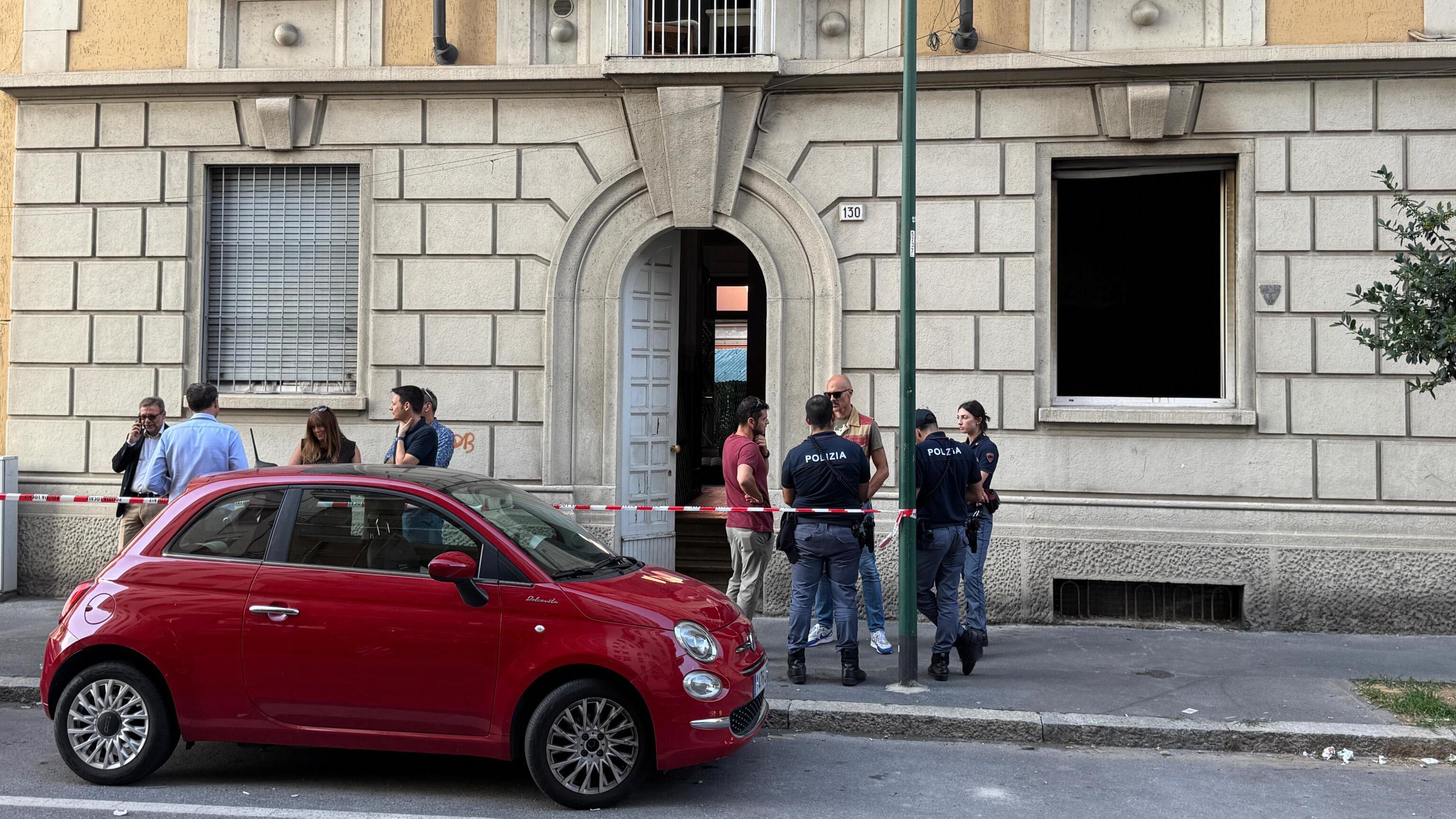 Massacrato con 30 coltellate e bruciato in casa. Pure una donna tra i tre accusati dell'omicidio