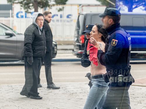 Irruzione delle Femen all'evento dei Patrioti a Madrid