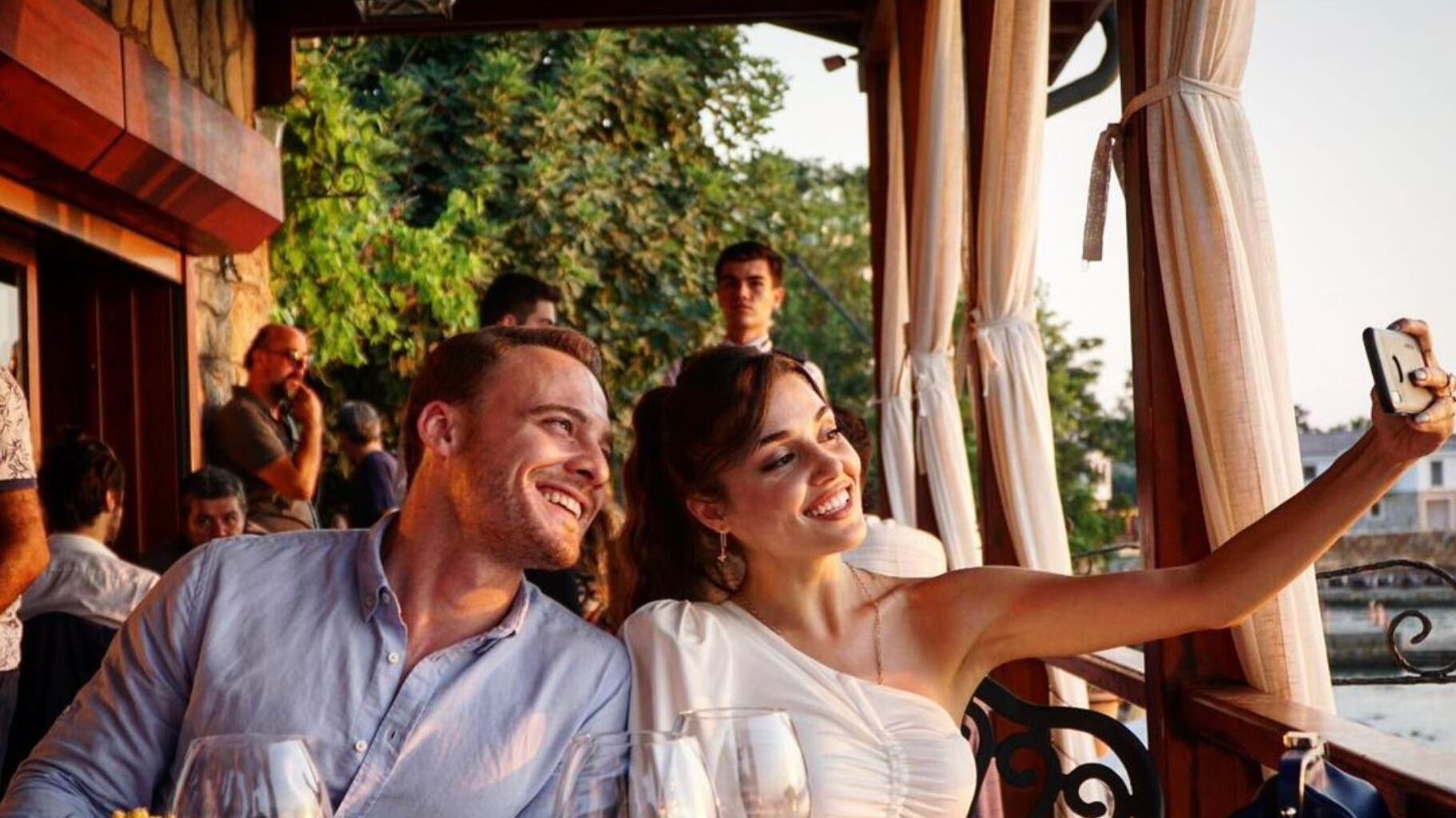 Love is in The Air, per Hande e Kerem l'amore è fuori dallo schermo