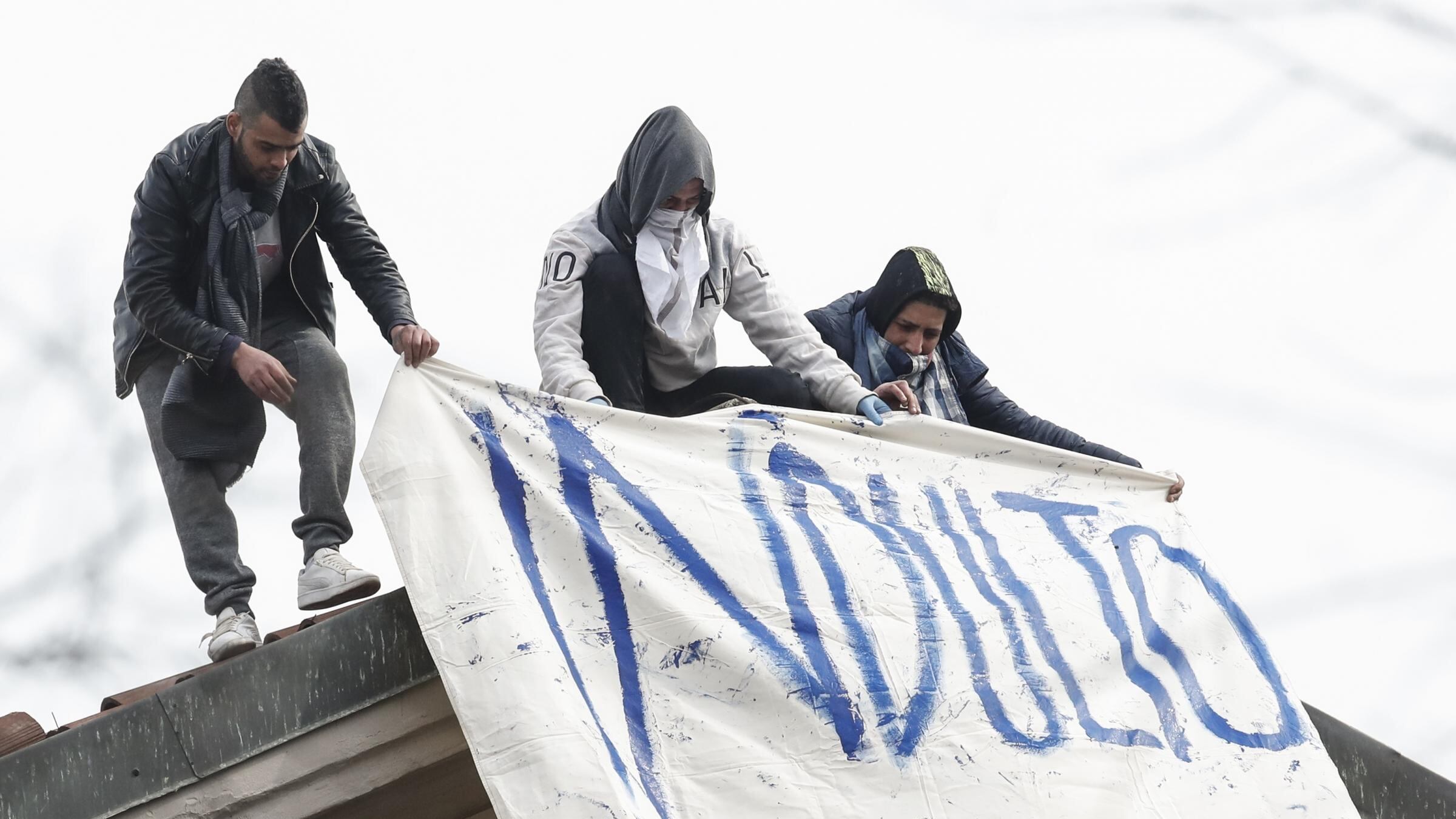 Violenze sui reclusi in rivolta. Sei agenti finiscono in cella
