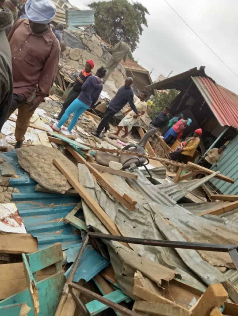 Nairobi, crolla una scuola 1