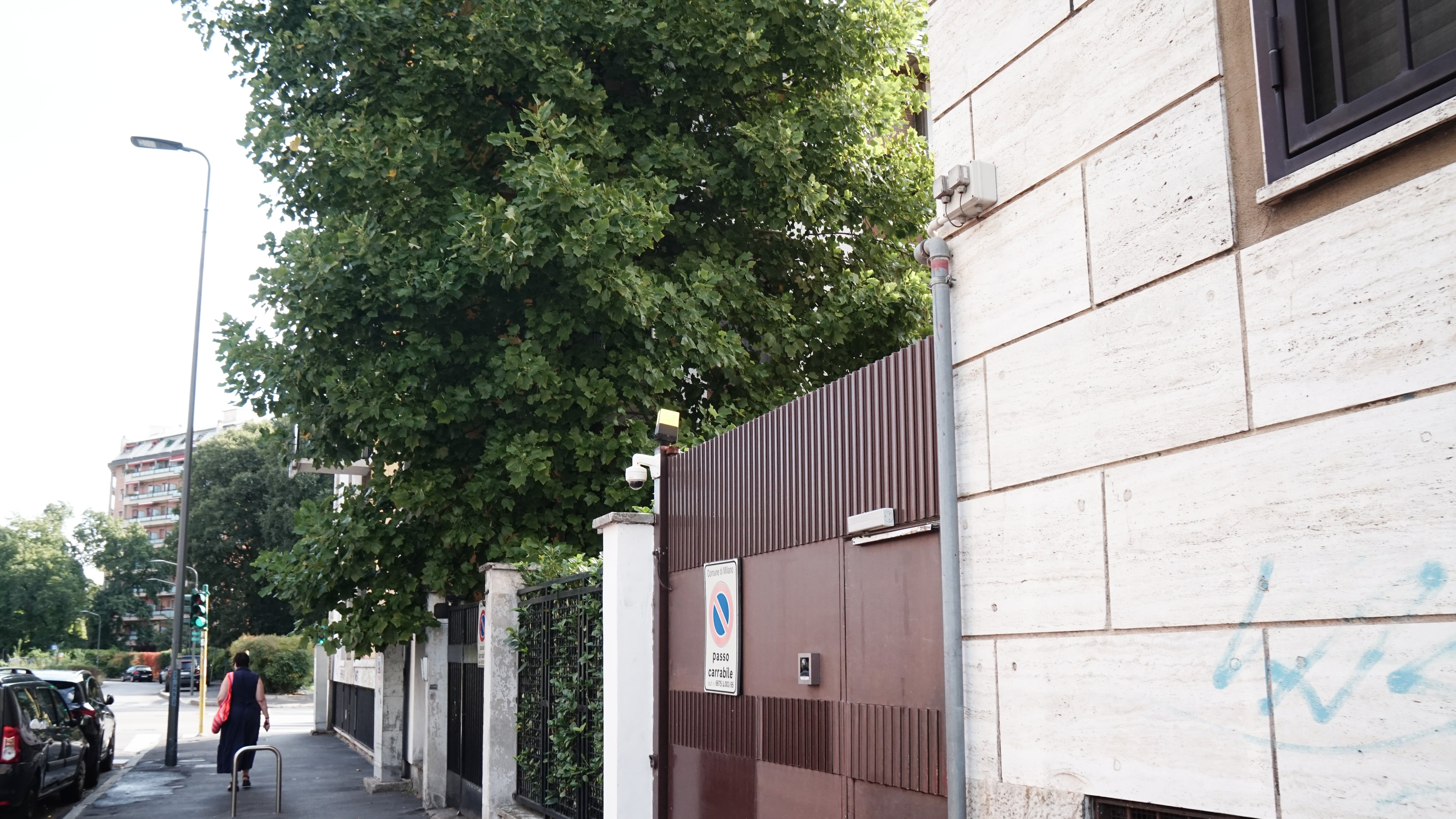 Milano, la sinagoga e la fermata della 67 dove è stato aggredito il rabbino Davia Mizrai Shalom