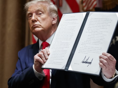 Donald Trump indagato da un giudice dem per frode bancaria