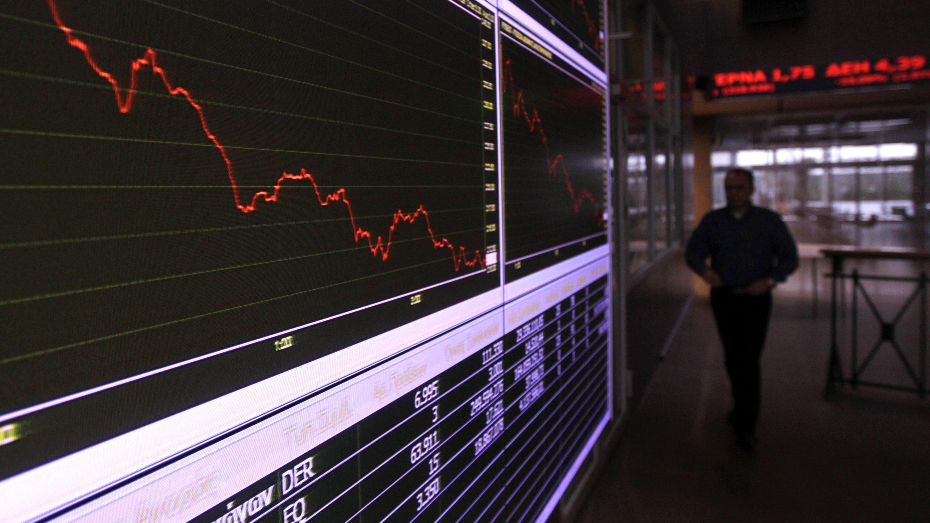 Spread ai massimi dagli ultimi 5 anni. Piazza Affari chiude in picchiata: -1,89%