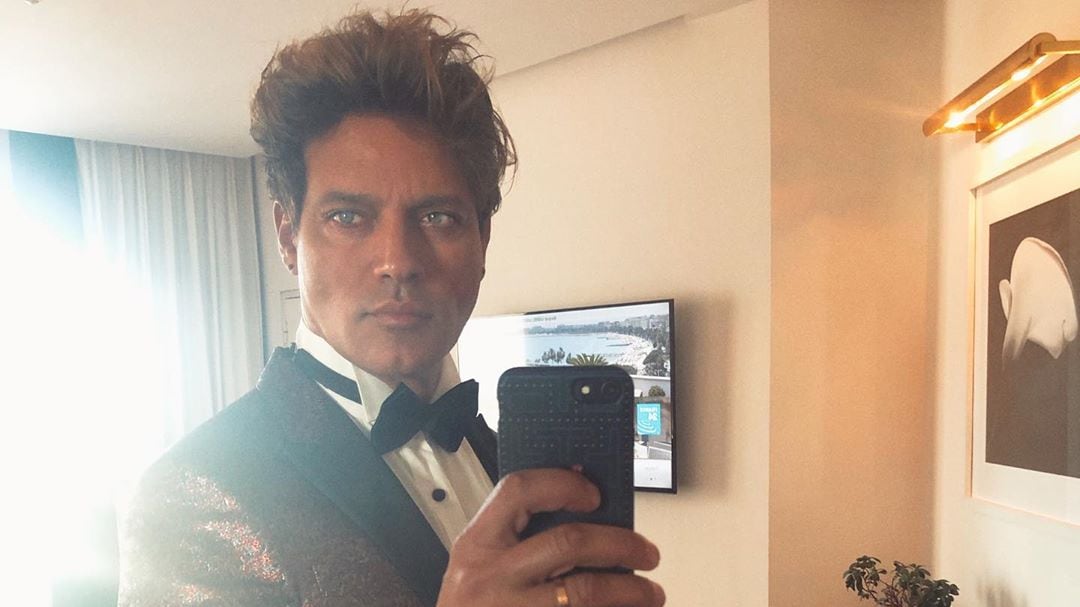 Gabriel Garko si è sposato? All'anulare sinistro spunta un anello...