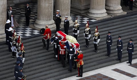 Thatcher, la bara di Maggie verso la cappella di St. Mary 1