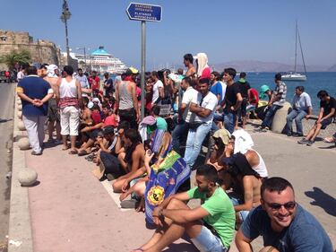 Kos, l'isola trasformata in campo profughi 5