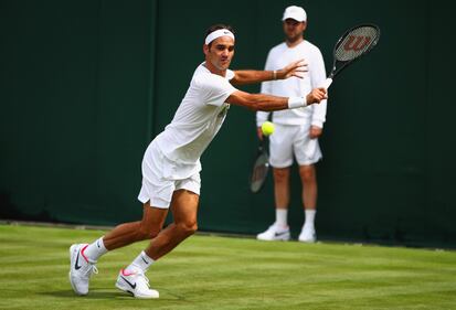 Federer a Wimbledon con lo sky-line di Londra sulle scarpe 4