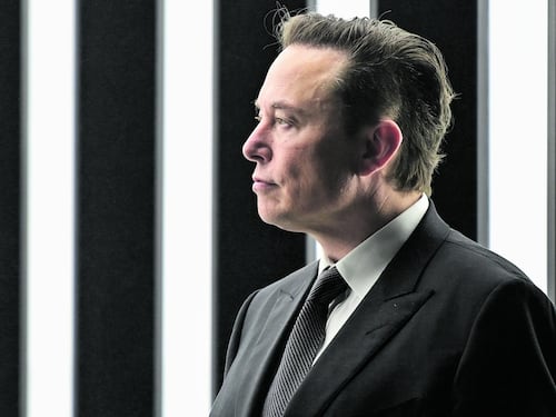L’IA STA DIVORANDO MILIONI DI LIBRI ANTICHI E MODERNI. MA MUSK NON CI STA