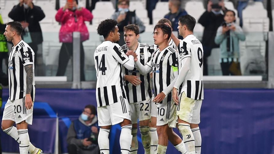 Champions, la Juventus vola agli ottavi. L'Atalanta beffata da CR7