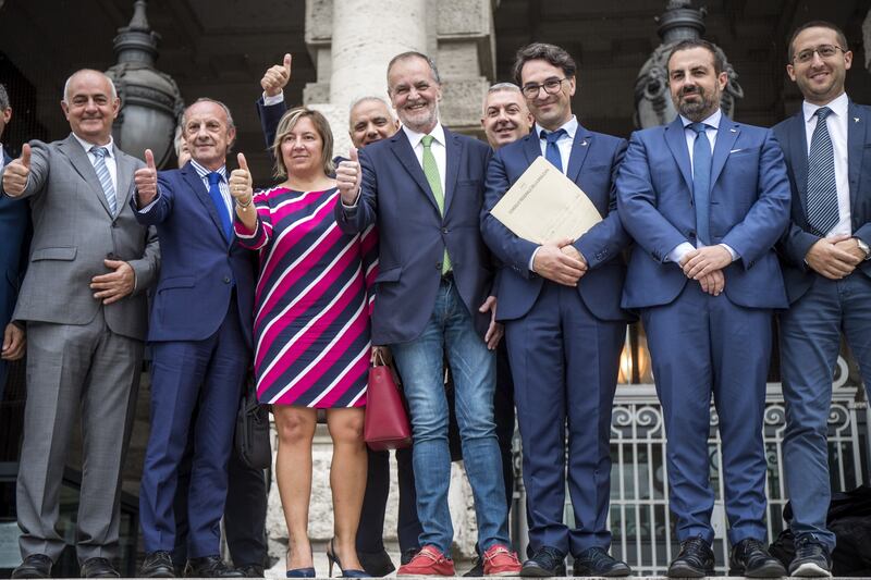 Legge elettorale, Calderoli consegna il quesito referendario in Cassazione 3
