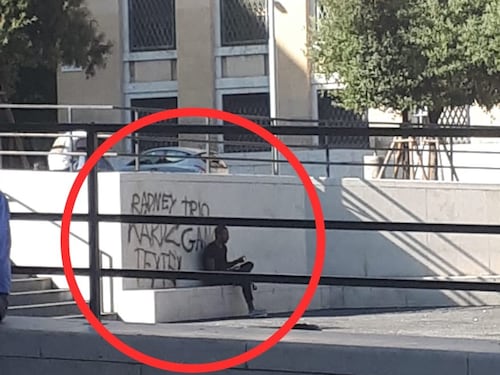 Entrano con lo scooter nei locali Mc Donald’s: la denuncia choc di un cittadino