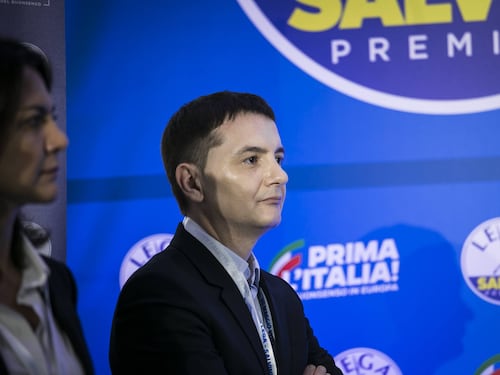 Morisi: ho bisogno di tranquillità. Ma Salvini è pronto a riprenderlo