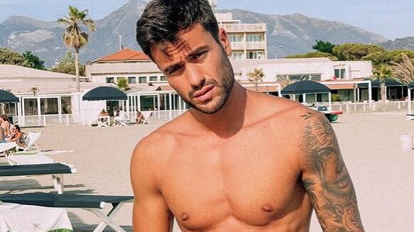 Lo svenimento, lo stress, gli accertamenti: cosa succede a Pierpaolo Pretelli