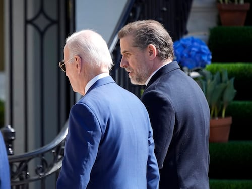 "Soldi da Cina e Ucraina": bufera sugli affari della famiglia Biden