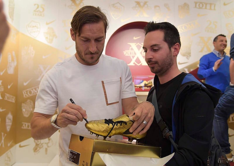 Le nuove scarpe di Totti 8