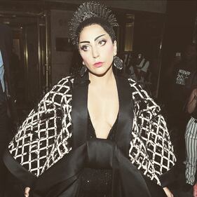 Lady Gaga nuda nella sauna 12