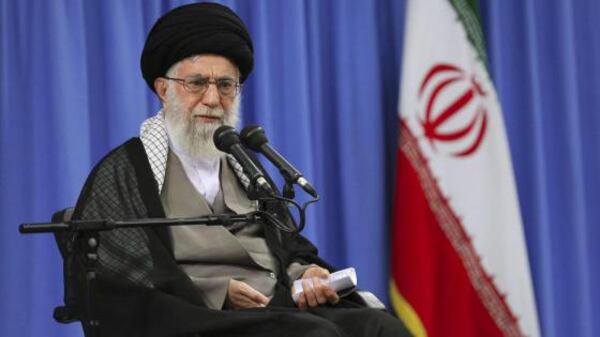Khamenei tuona: "Anche i personaggi femminili dei cartoni devono portare l'hijab"