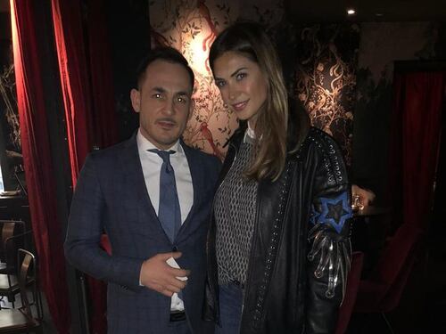 Melissa Satta avvistata al Kowa, cena da single per sole donne