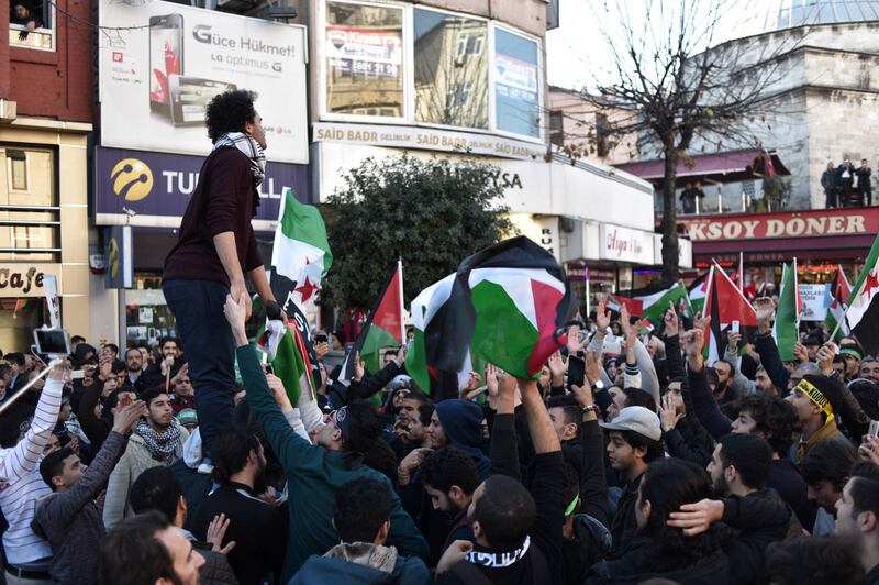 La protesta contro Trump per le strade di Istanbul 12