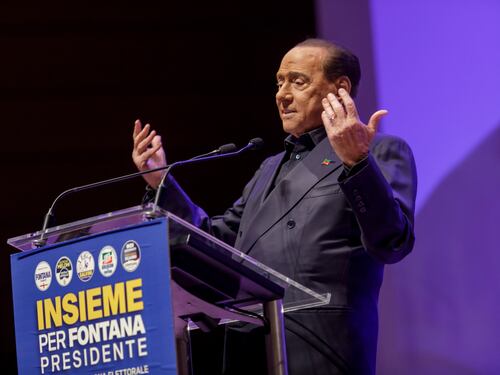 Berlusconi: "La vittoria in Lazio e Lombardia sarà una spinta per il governo"