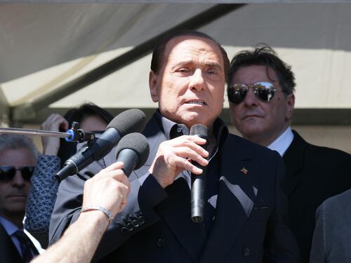 Berlusconi: "Di Maio minaccia le mie tv? Roba da esproprio proletario"