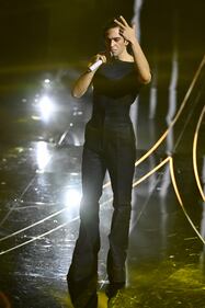 Sanremo 2024: ecco il look della seconda serata del Festival di Mahmood  6