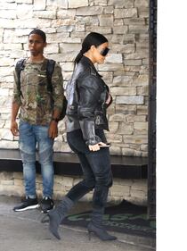 Kim Kardashian sexy: ecco l'outfit per lo sport 19