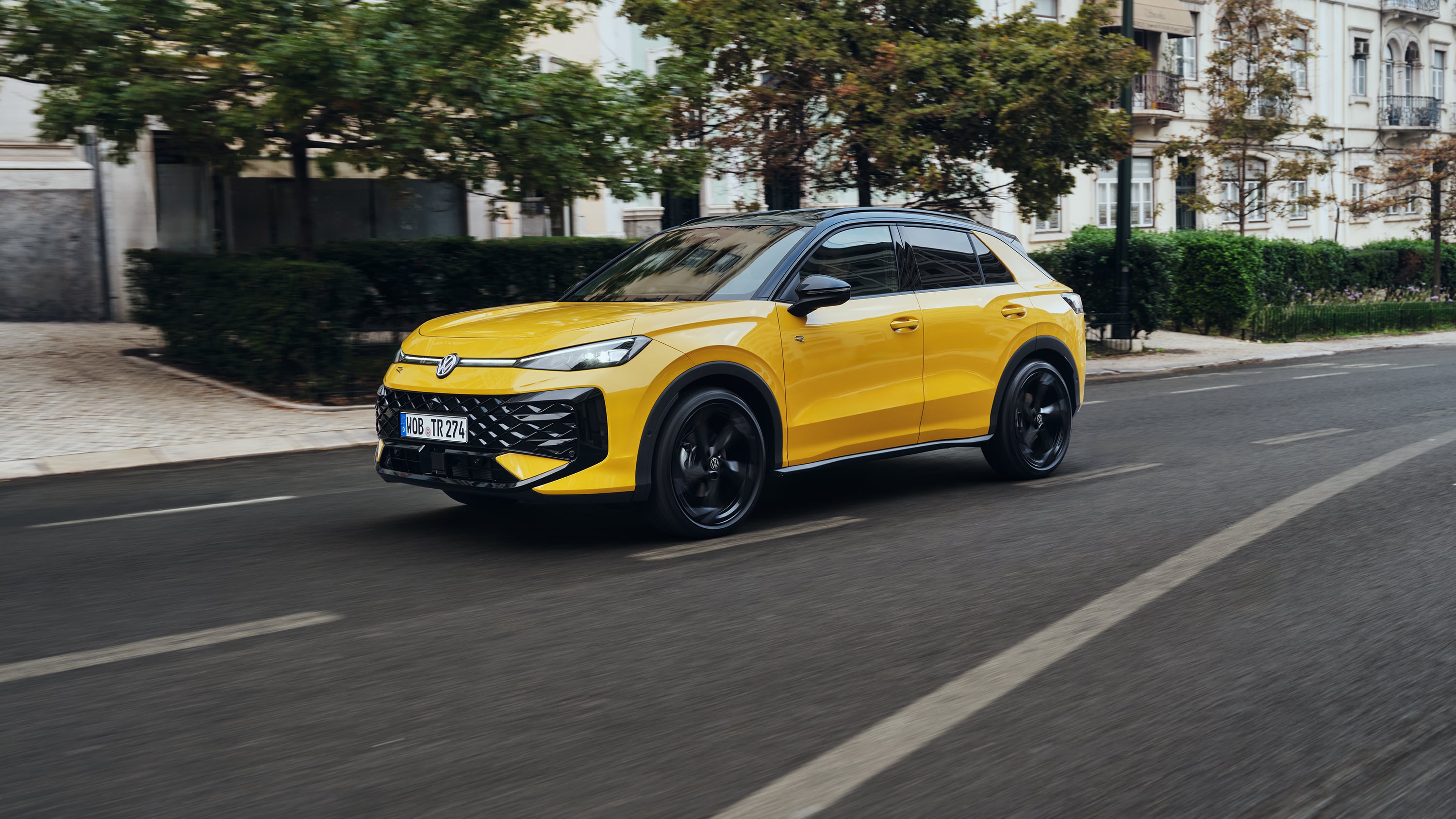 Volkswagen T-Roc, primo contatto con il nuovo SUV ibrido: brillante ed efficiente