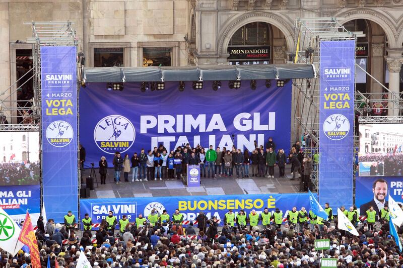 Salvini in piazza Duomo a Milano 3