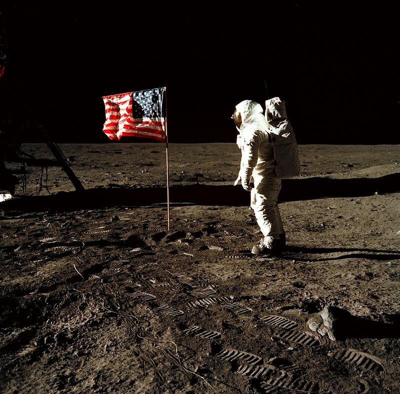 "Siamo stati sulla Luna 6 volte". La Nasa costretta a rispondere a Kim Kardashian