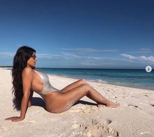 Kim Kardashian mozzafiato su Instagram: foto 1