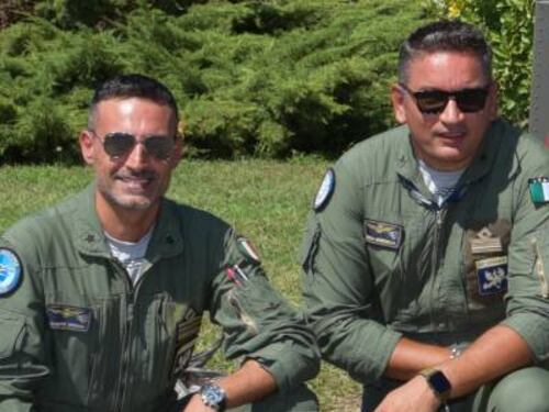 Le grida di aiuto, poi l'esplosione. I testimoni: "Pilota-eroe ha evitato la strage"