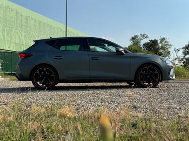 Cupra Leon Hybrid: guarda la gallery della sportiva elettrificata da 272 CV 8