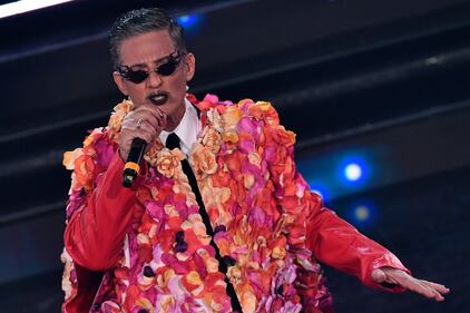 A Sanremo Fiorello fa il trasformista 1