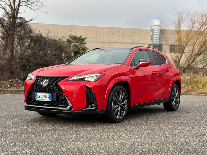 Lexus UX 300h: guarda la gallery del crossover premium giapponese 2
