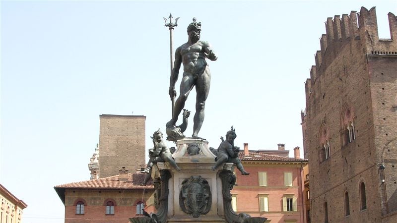 "Porta due uomini, avrai un libro": polemica sulla Pinacoteca di Bologna
