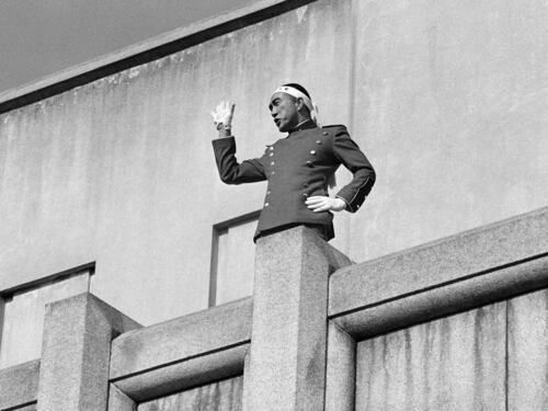 Mishima, il vate giapponese che fu "Trafitto da una rosa"