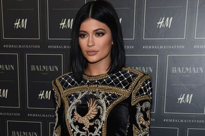 Kylie Jenner hot in reggiseno 17