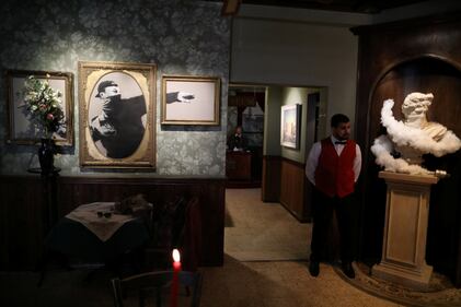 Banksy apre albergo a Betlemme 5