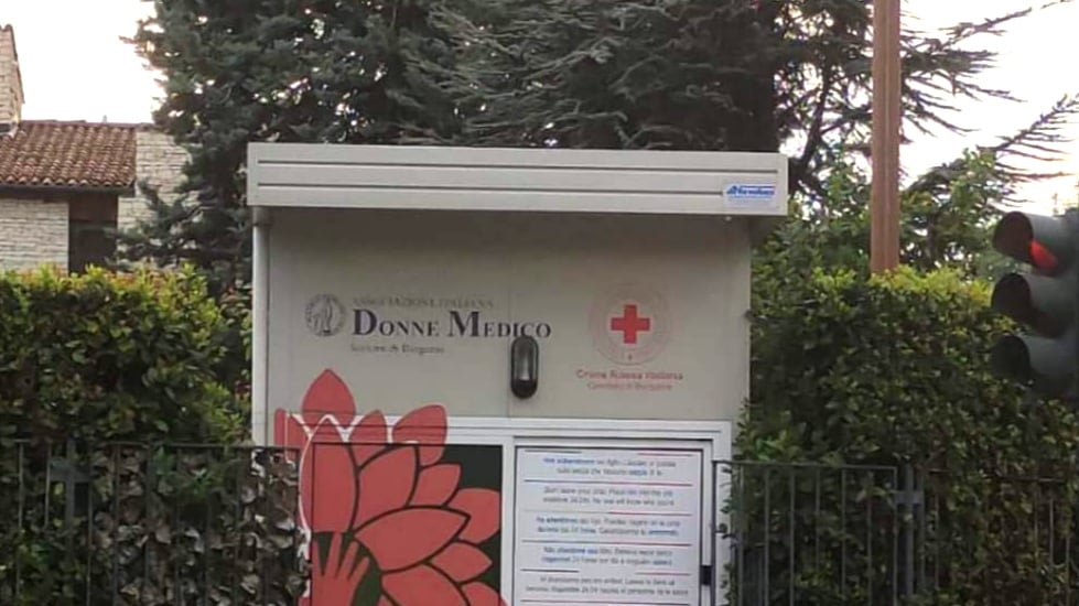 Bergamo, neonato lasciato nella Culla per la vita. La lettera della mamma: "Ti amo tantissimo"