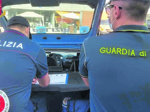 Le facevano arrivare in Italia e prostituire in centri benessere