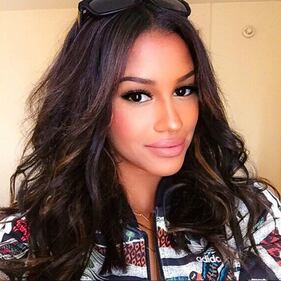 Fanny Neguesha sensuale in abito da sposa 15