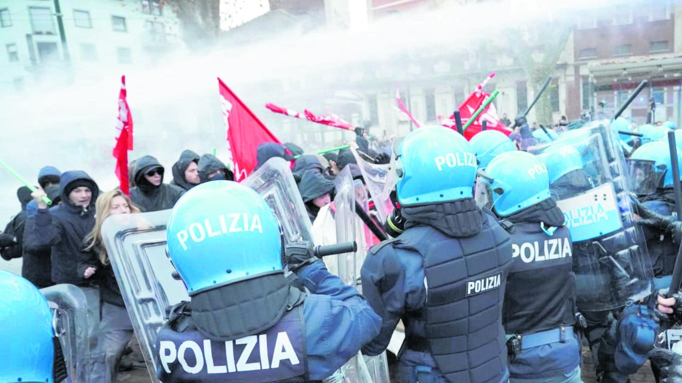 Pro Pal e centri sociali contro Remigration, la città trattiene il fiato
