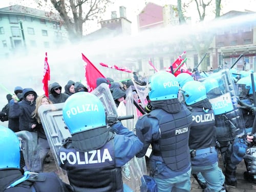 Pro Pal e centri sociali contro Remigration, la città trattiene il fiato