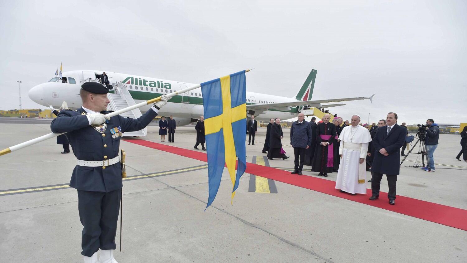 Il Papa dai luterani in Svezia: "La Riforma rovinata dai potenti"