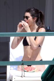 Kendal Jenner, ​relax a Cap d'Antibes 2