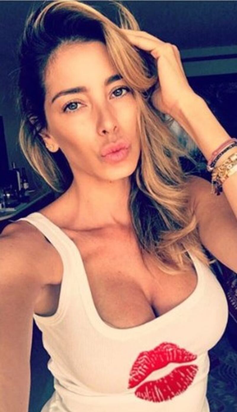 Aida Yespica, i selfie più sexy 1